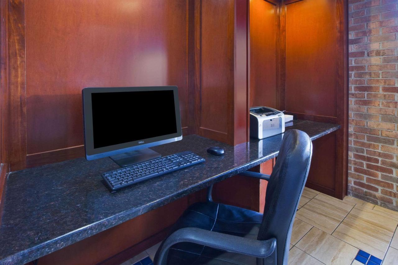 Quality Inn Marshall Near I-69 Zewnętrze zdjęcie