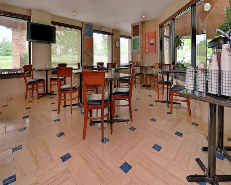 Quality Inn Marshall Near I-69 Zewnętrze zdjęcie